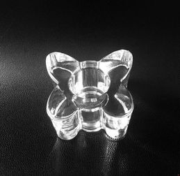 摇曳的光影 玻璃蜡烛台与手工艺术的温度